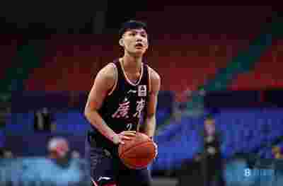 NBA凯尔特人107比103险胜尼克斯：塔图姆末节关键得分，主场拿下赛季首胜