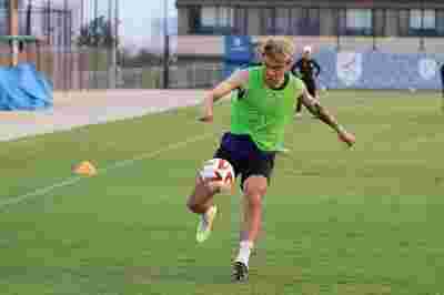 英超争议判罚引爆焦点：伊普斯维奇1比1诺丁汉森林，迪奥普逃过红牌