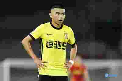 英超:伊普斯维奇1-1诺丁汉森林,曼联仅领先降级区1分