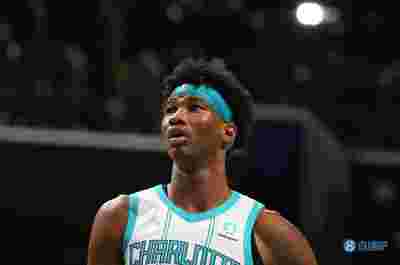 NBA凯尔特人107比103险胜尼克斯:塔图姆36分关键时刻连中三球,卫冕冠军开季两连败