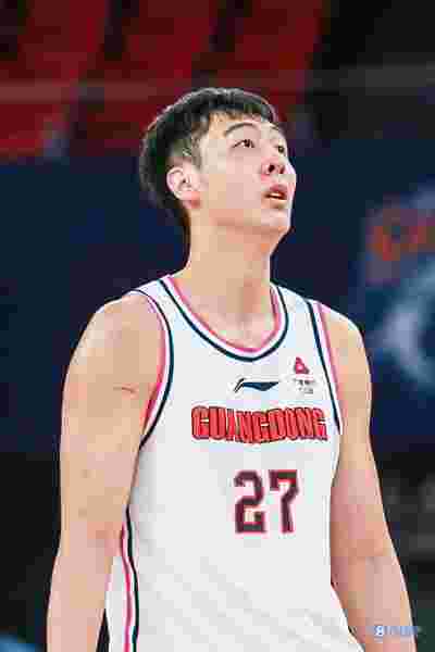 杜兰特谈仅出手10次：懂得为队友牺牲，也清楚何时接管比赛